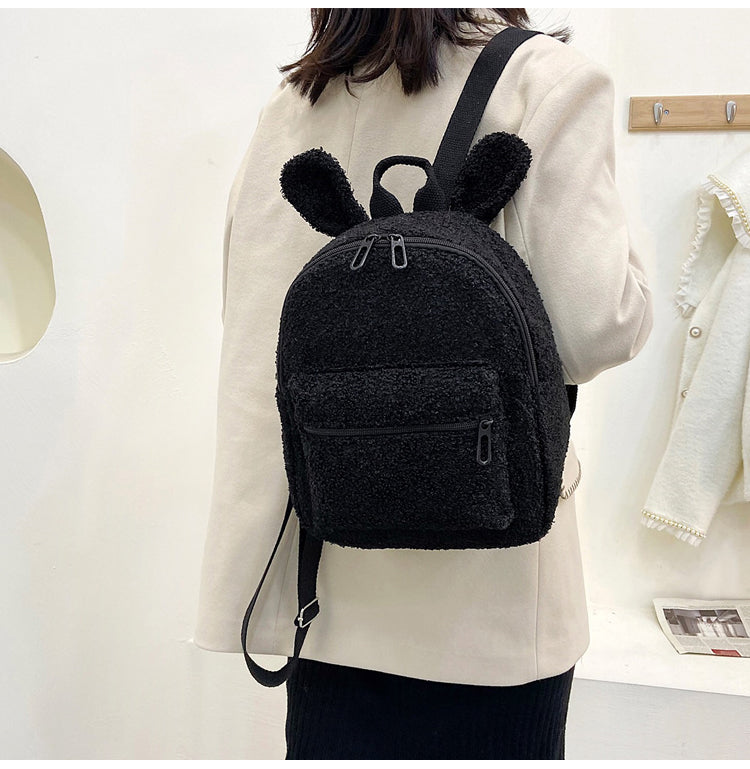 7692 GESSY FURRT BACKPACK IN BLACK