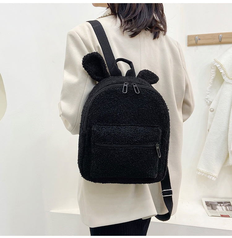 7692 GESSY FURRT BACKPACK IN BLACK