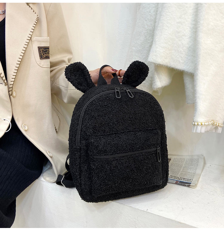 7692 GESSY FURRT BACKPACK IN BLACK