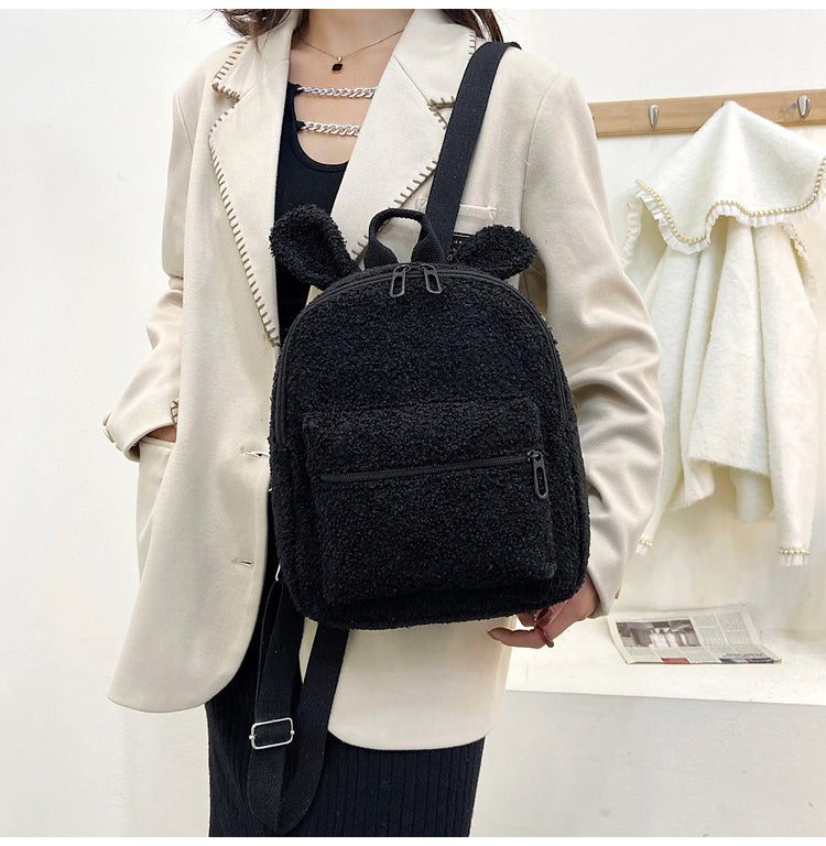 7692 GESSY FURRT BACKPACK IN BLACK
