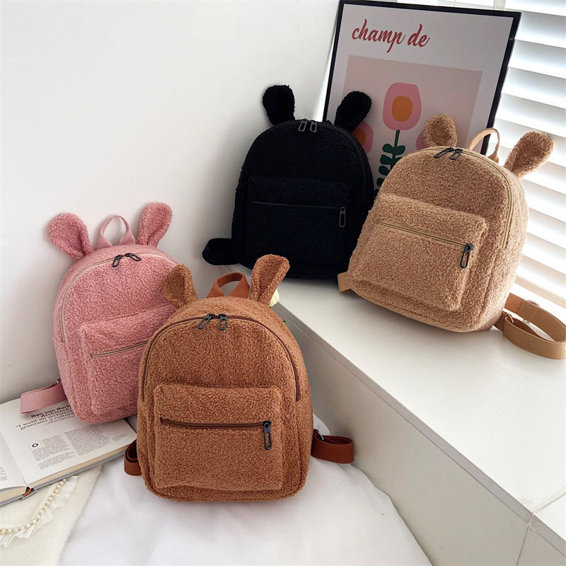 7692 GESSY FURRT BACKPACK IN BLACK