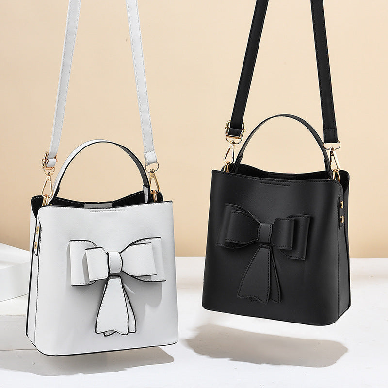 8209 GESSY TOTE HANDBAG BOW TIE BAG IN WHITE