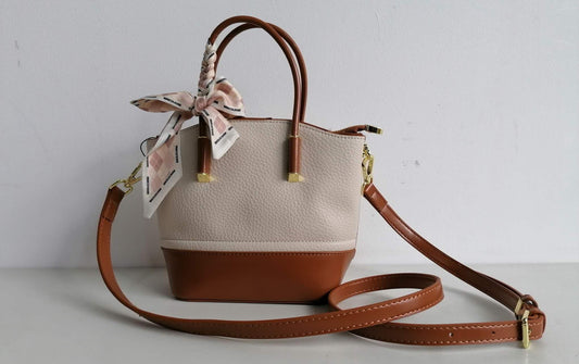 3335# GESSY HANDBAG