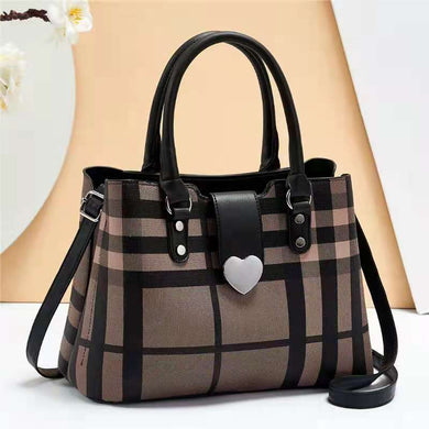 6695 GESSY TOTE HANDBAG HEART PATTERN IN BLACK