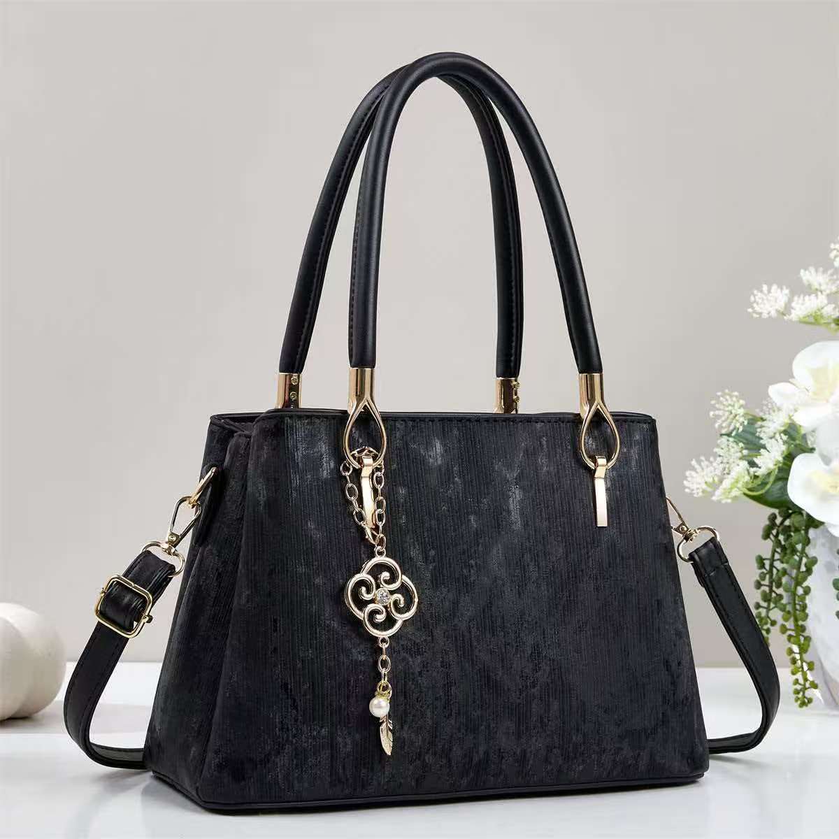 2026 GESSY TOTE BAG