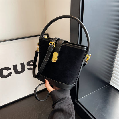 JM1592 GESSY CROSSBODY BAG