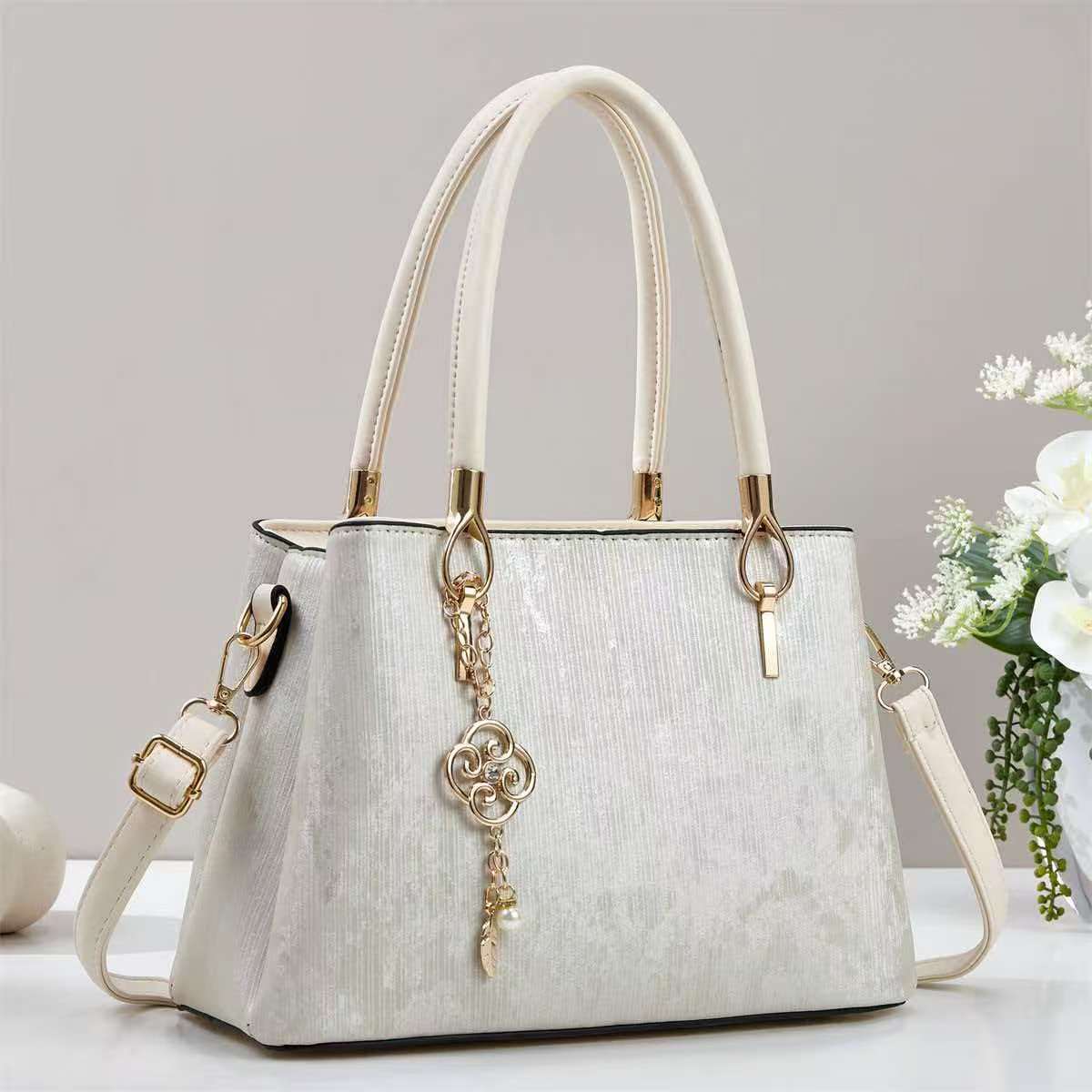 2026 GESSY TOTE BAG