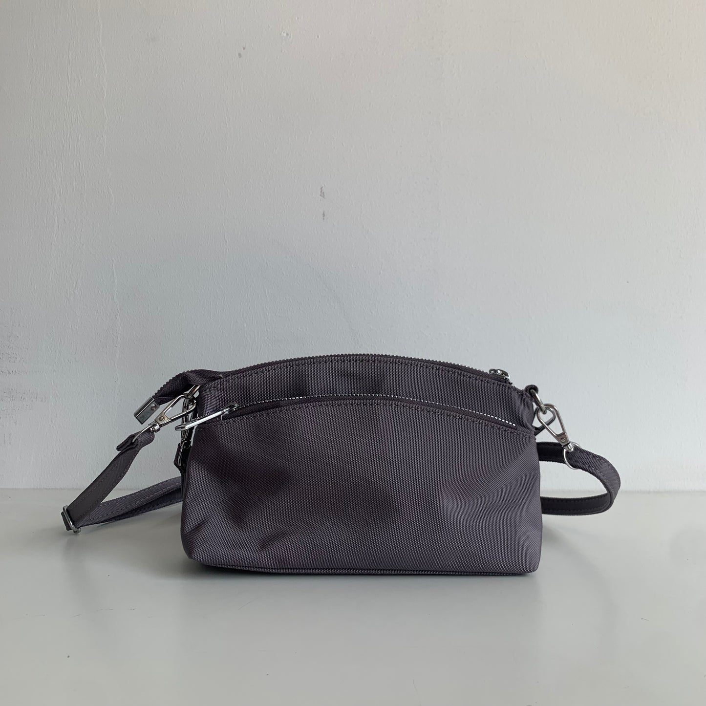 2001 GESSY CROSSBODY BAG IN GREY