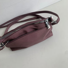 Load image into Gallery viewer, 2001 GESSY CROSSBODY BAG IN BRICK RED