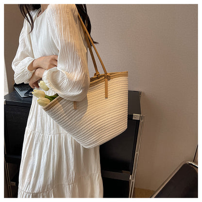 2368 Gessy British Jute Braided Bag