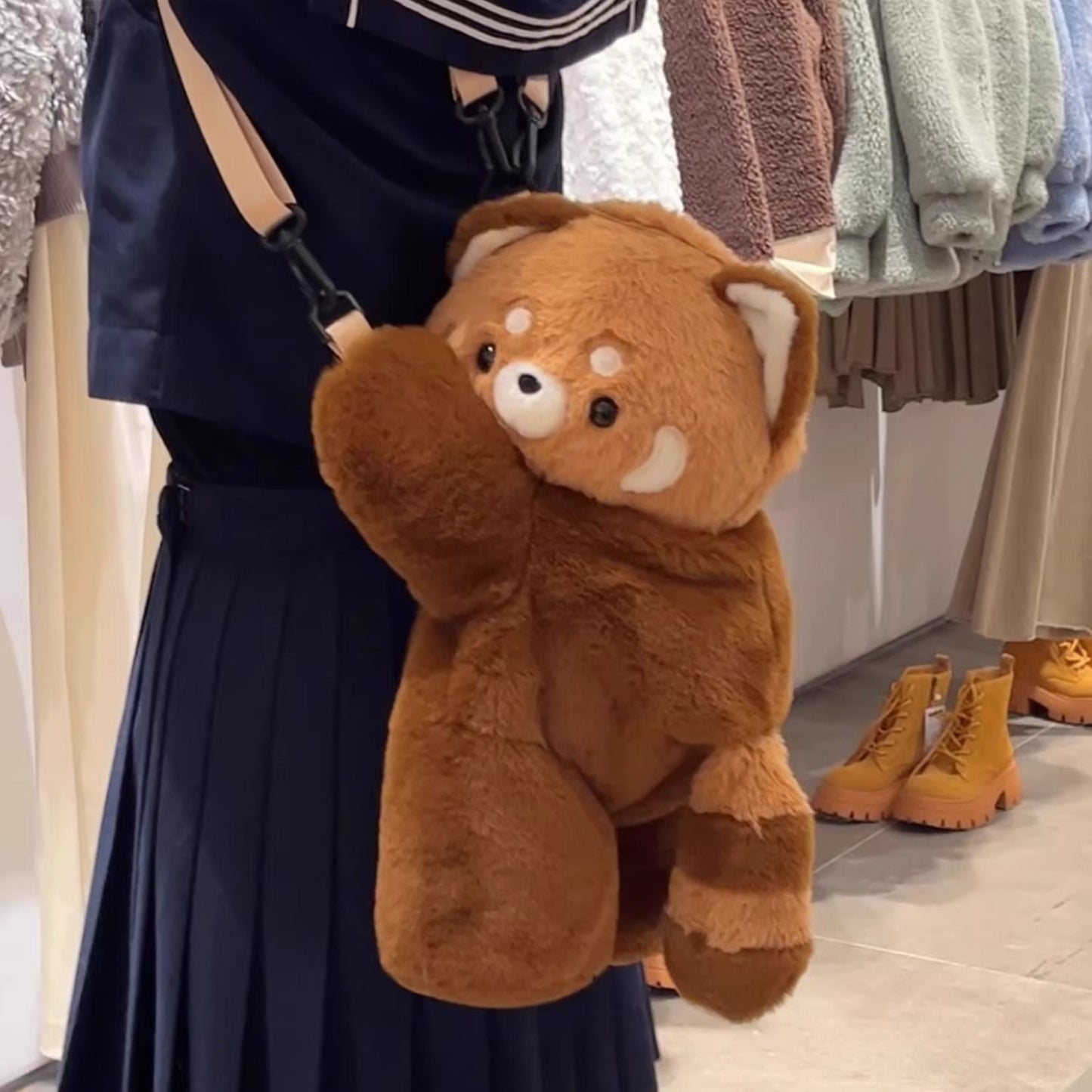 2019 GESSY RACCOON PLUSH LYING-DOWN BAG
