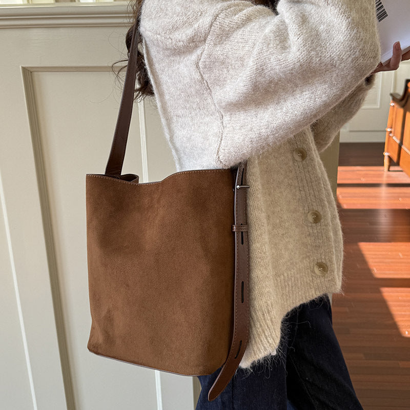 t8468 GESSY CROSSBODY BAG