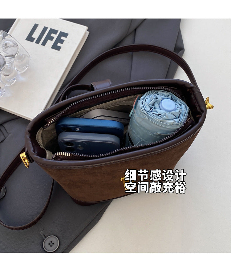 JM1592 GESSY CROSSBODY BAG