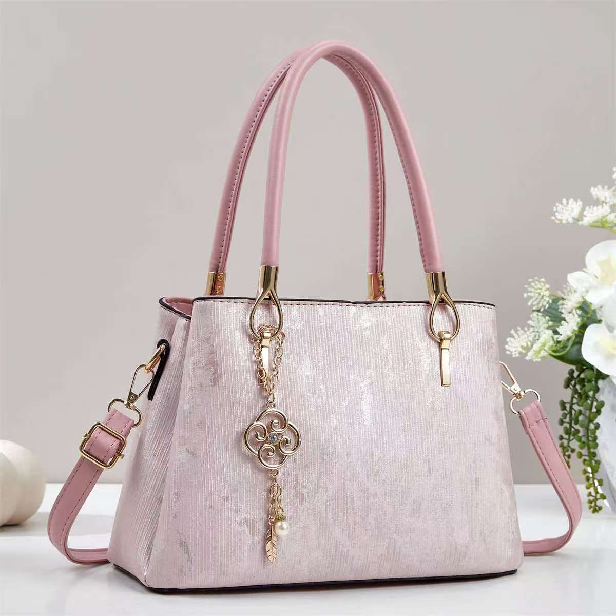 2026 GESSY TOTE BAG