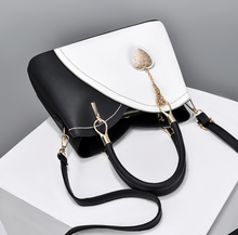 Load image into Gallery viewer, 9022 GESSY TOTE HANDBAG IN BLACK