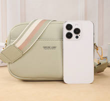 Load image into Gallery viewer, LD008 GESSY CROSSBODY BAG IN WHITE