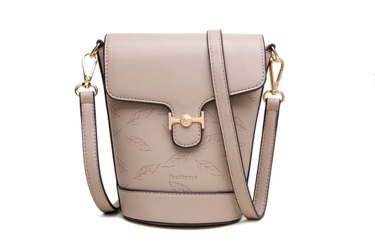 X108 GESSY BUCKET BAG IN APRICOT