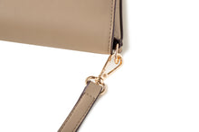 Load image into Gallery viewer, X108 GESSY BUCKET BAG IN APRICOT