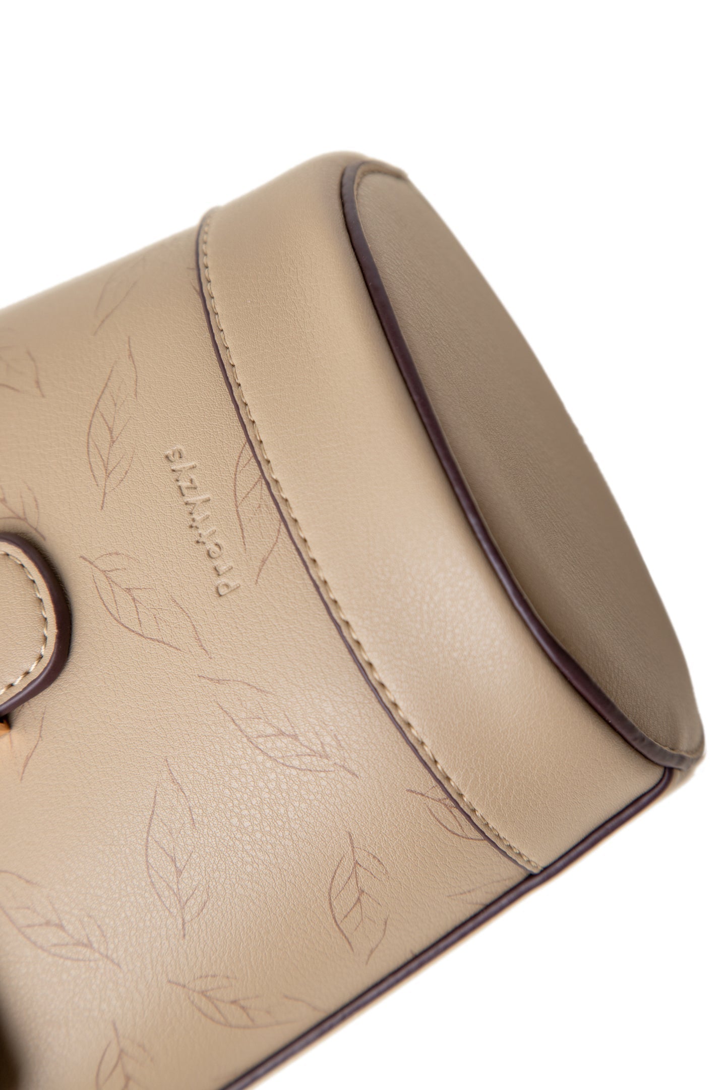 X108 GESSY BUCKET BAG IN APRICOT